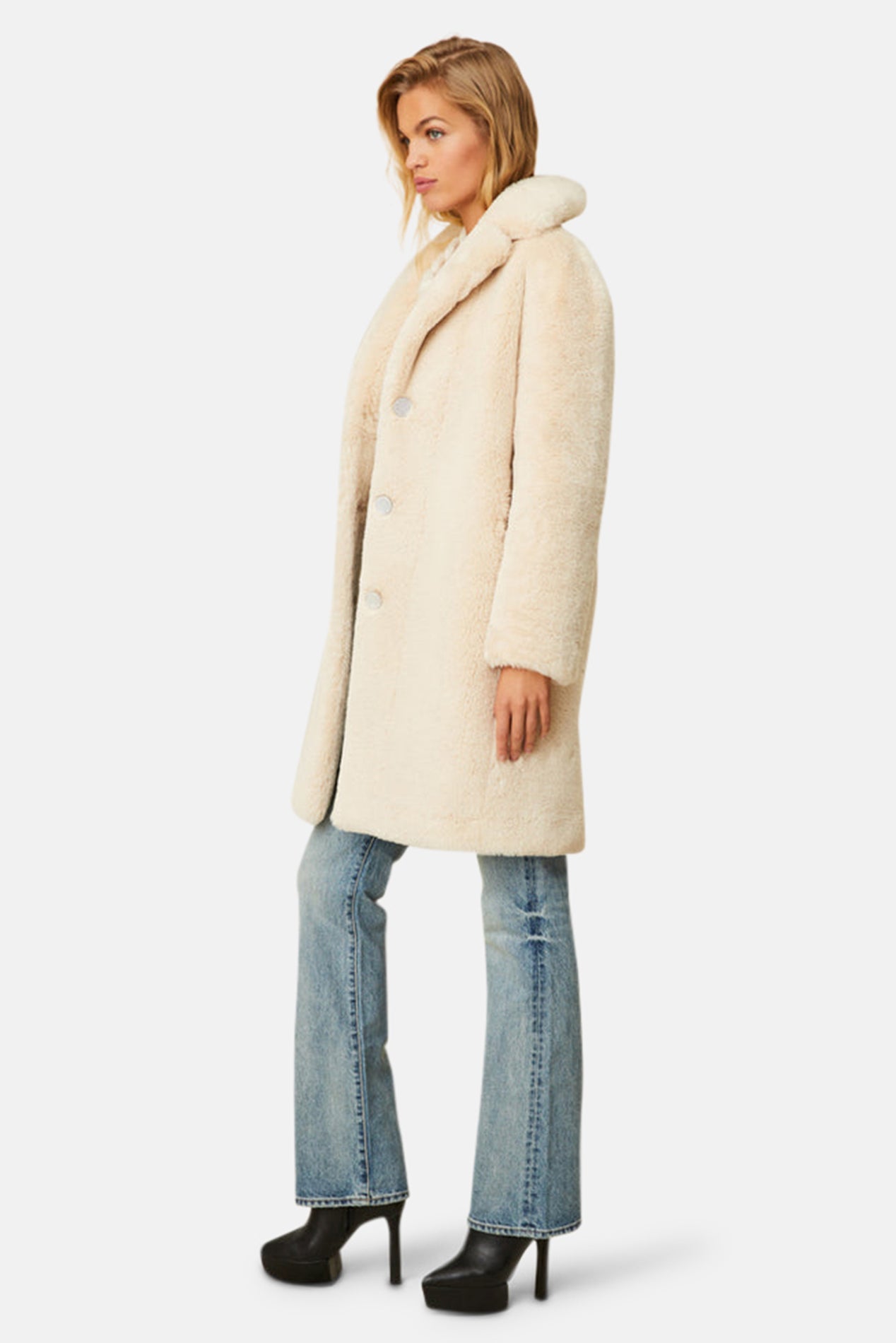 Lapels faux fur coat