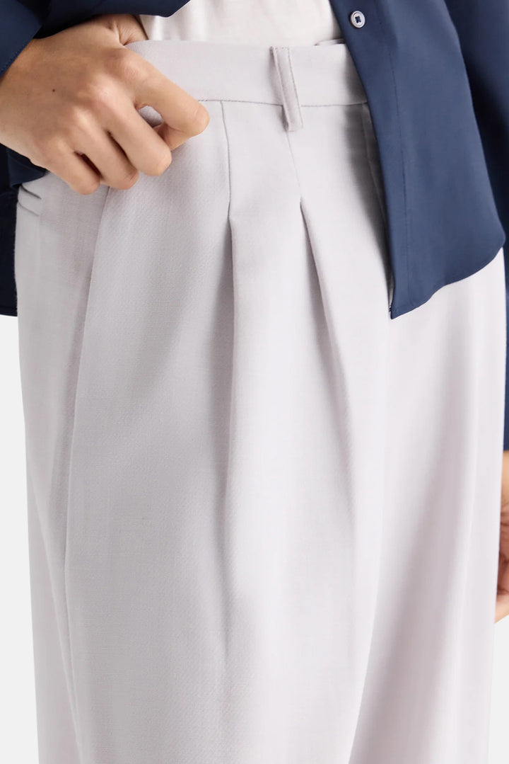 Avery Pant in Couture Stretch Suiting Vapor Blue