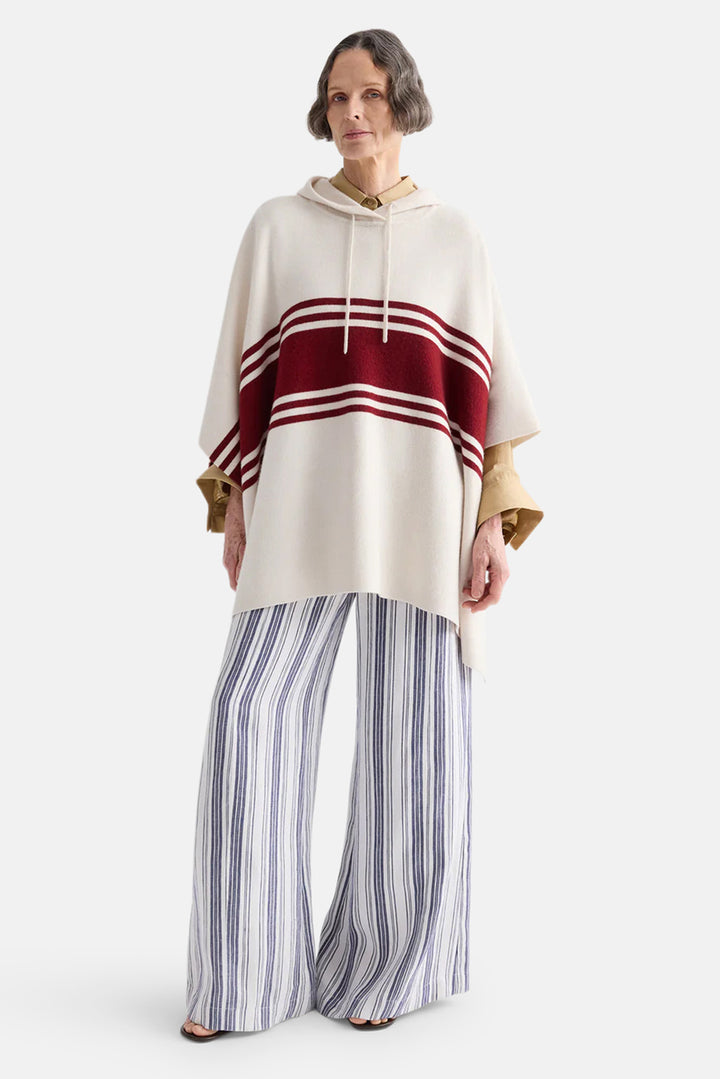Hooded Poncho in Ivory / Karanada Red