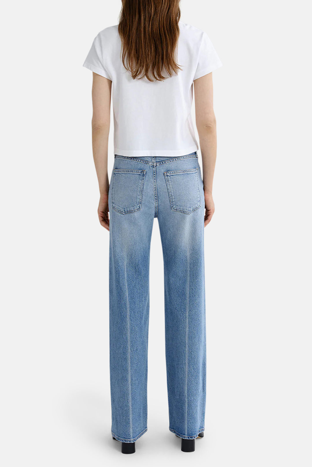 Harper Straight Jean (Weightless Stretch) in Outlook