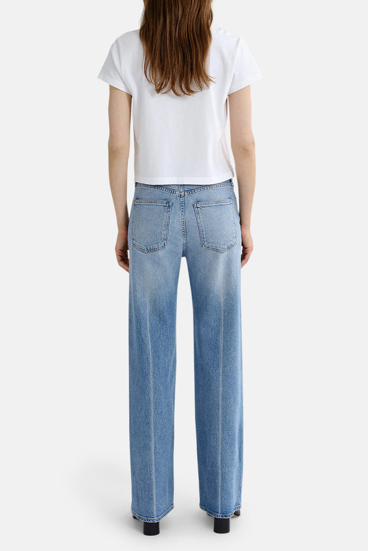 Harper Straight Jean (Weightless Stretch) in Outlook