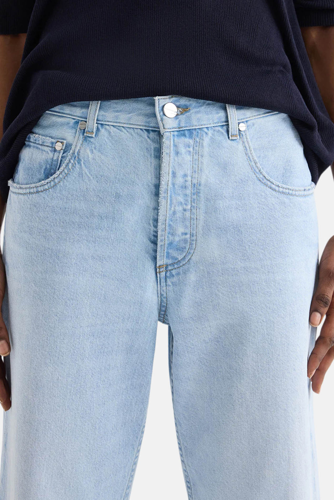 Cropped Mid Rise Jeans in Antwerp