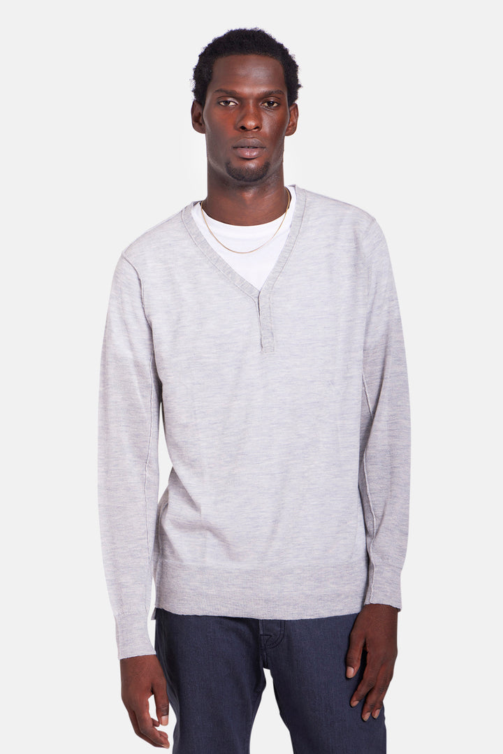 Ville Cash V-Neck Grey