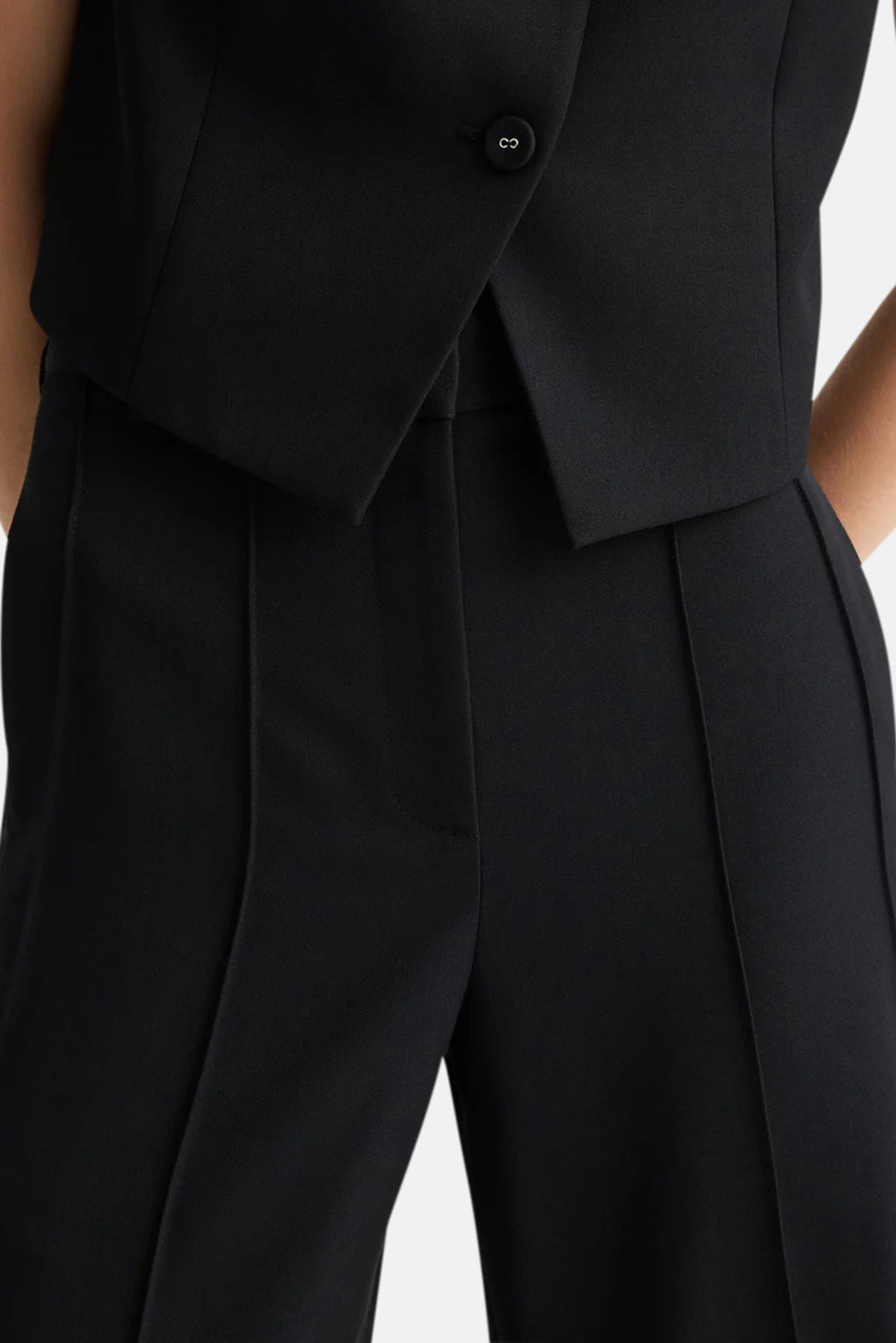 Bond St Pant in Black