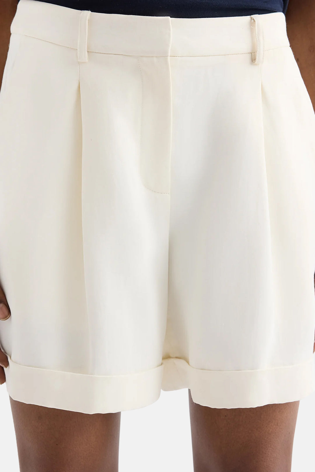 Cisco Short in Coated Viscose Linen Bone