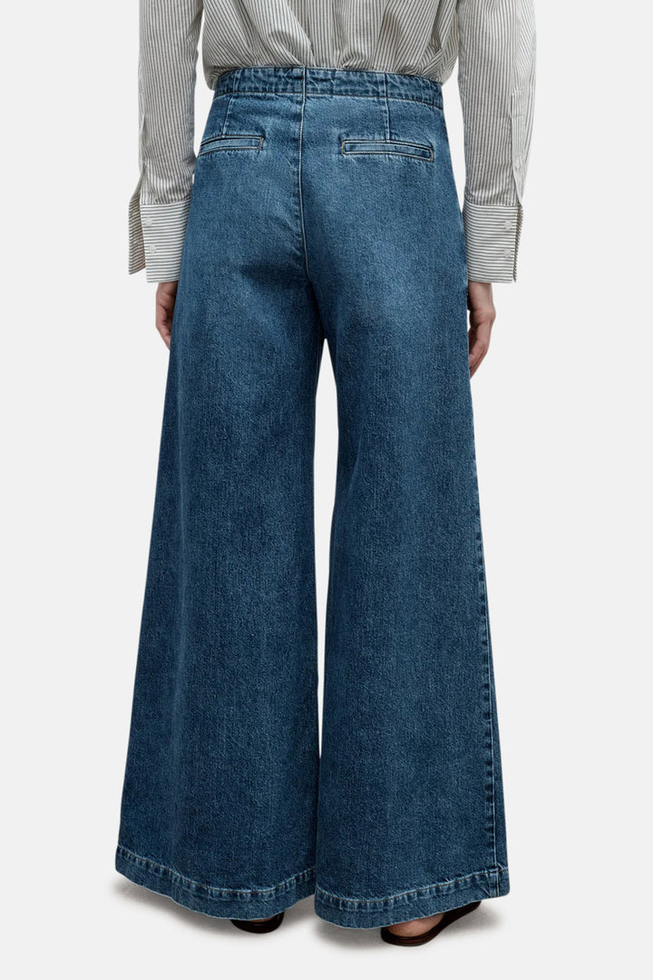 Dancing in the Dark Jean in Paris