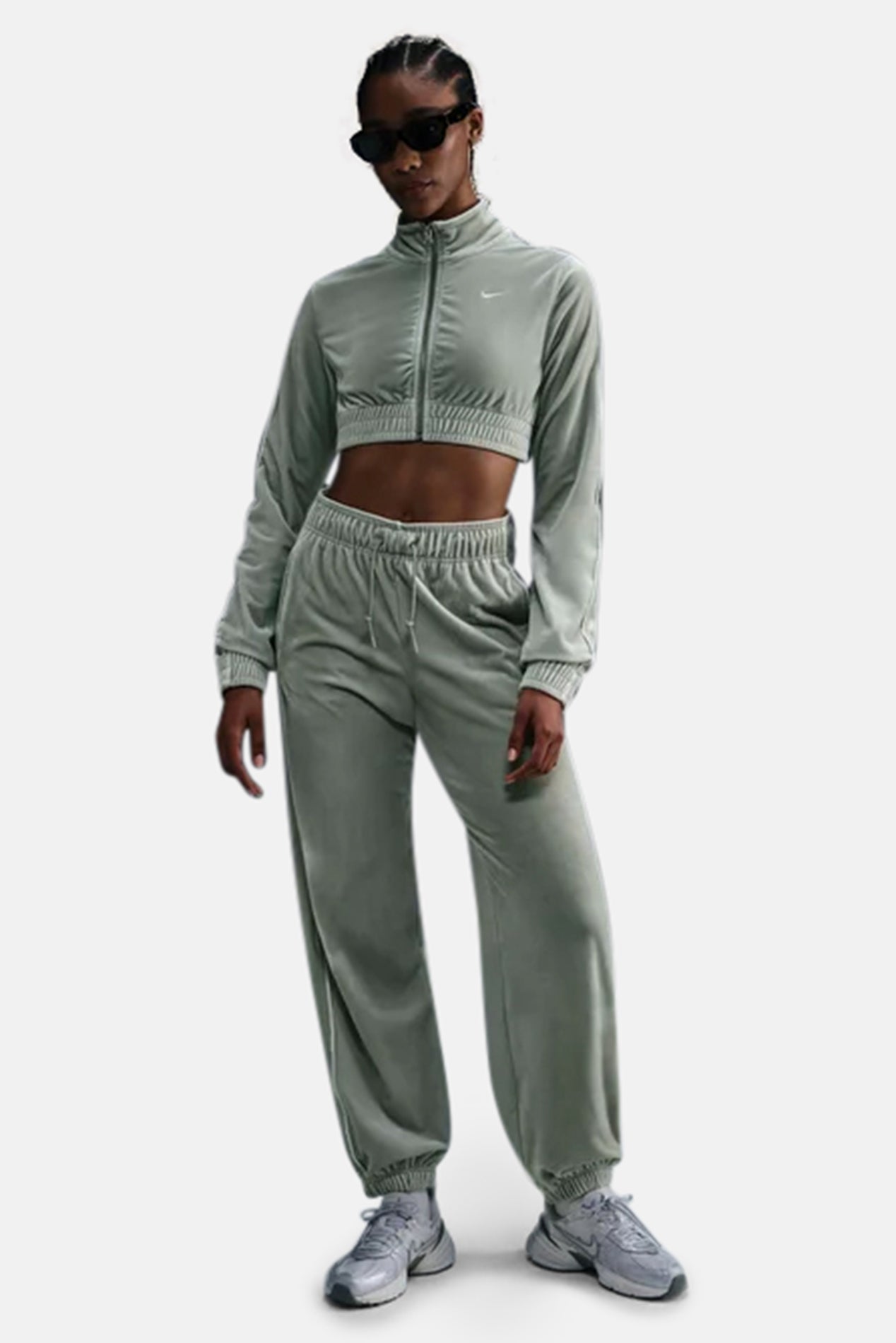 べぇ Nike Women's Cropped Velour Full Zip Top Jade Horizon – blueandcream