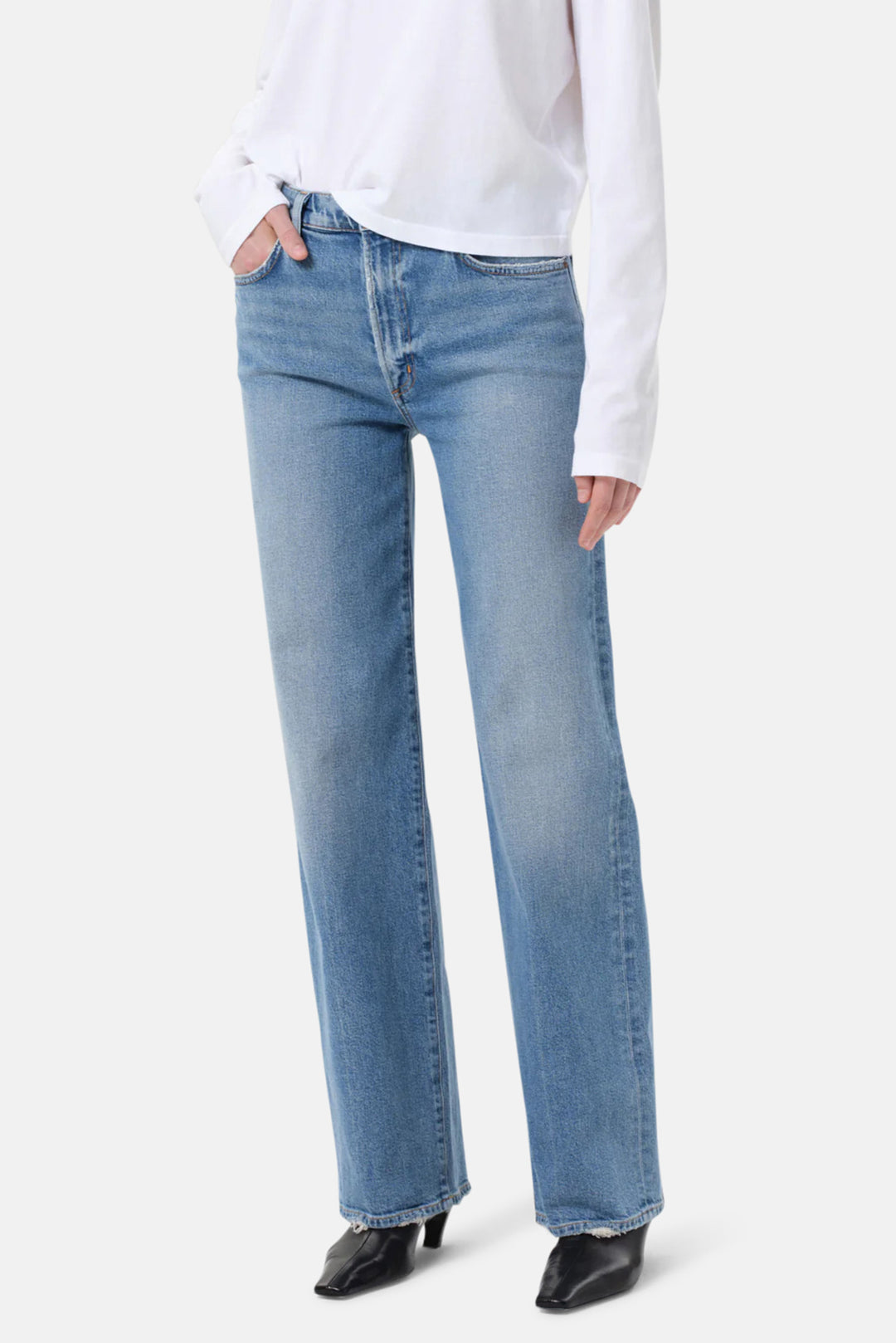 Harper Straight Jean (Stretch) in Forum