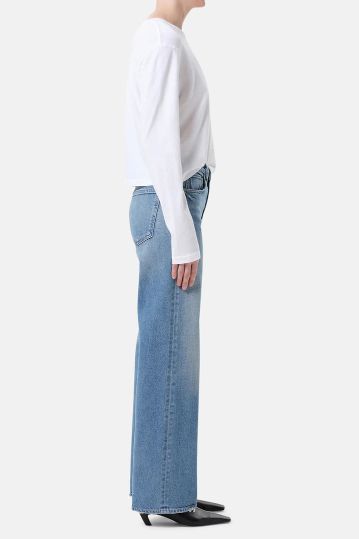 Harper Straight Jean (Stretch) in Forum