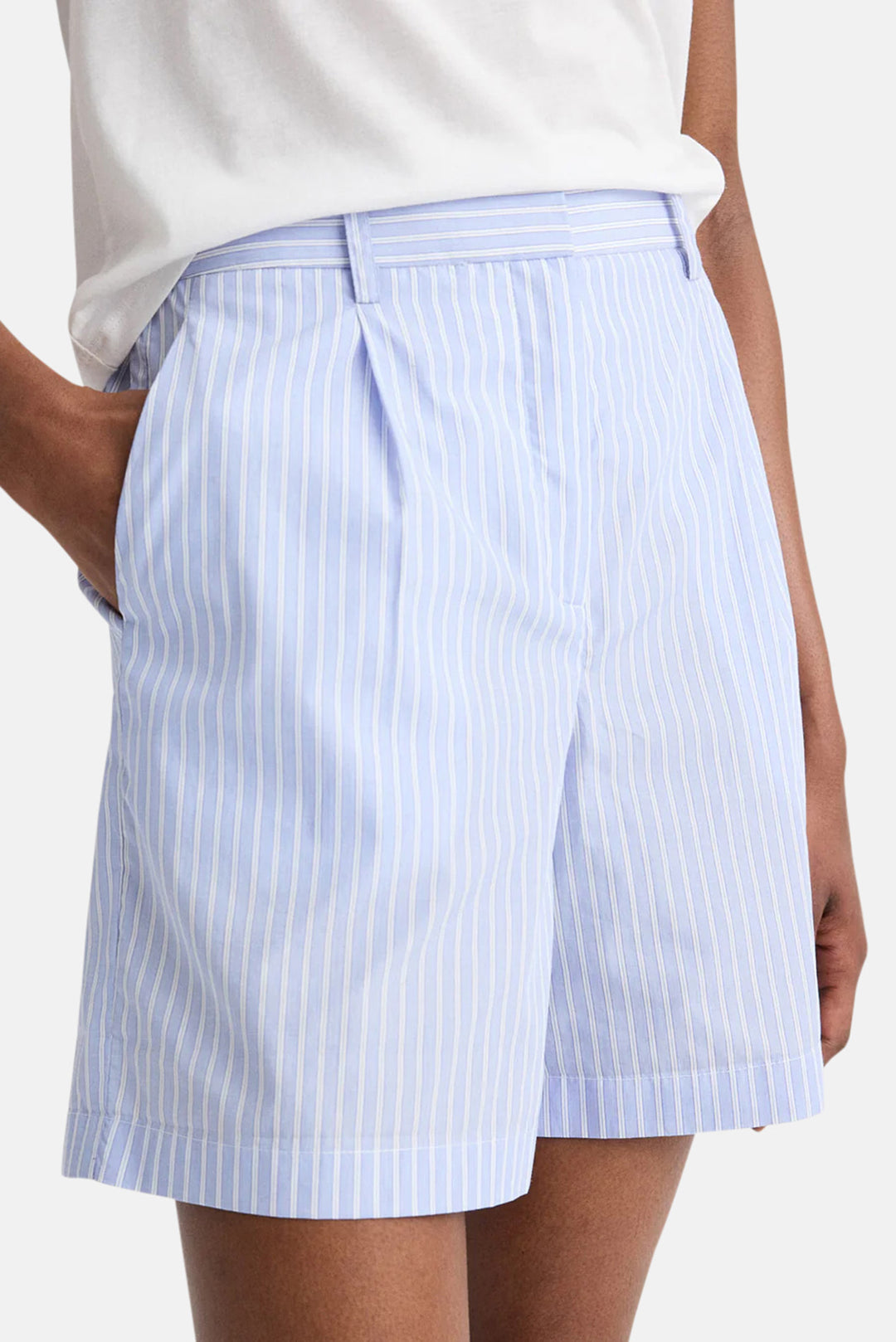 Henry St Short in Spaced Stripe Shirting Blue Haven/White