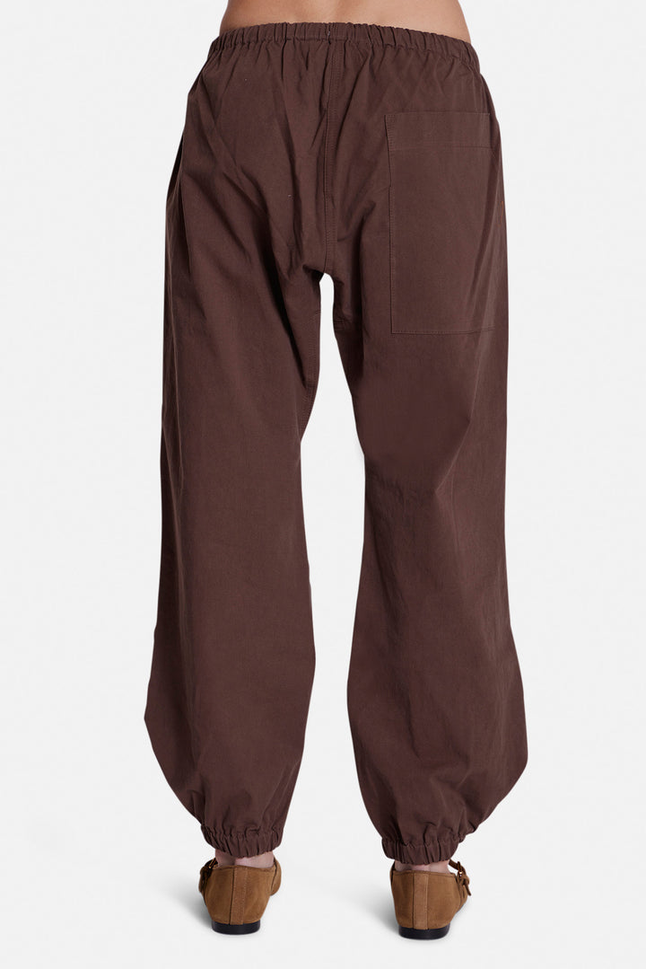 Justine Cotton Parachute Pant Chocolate