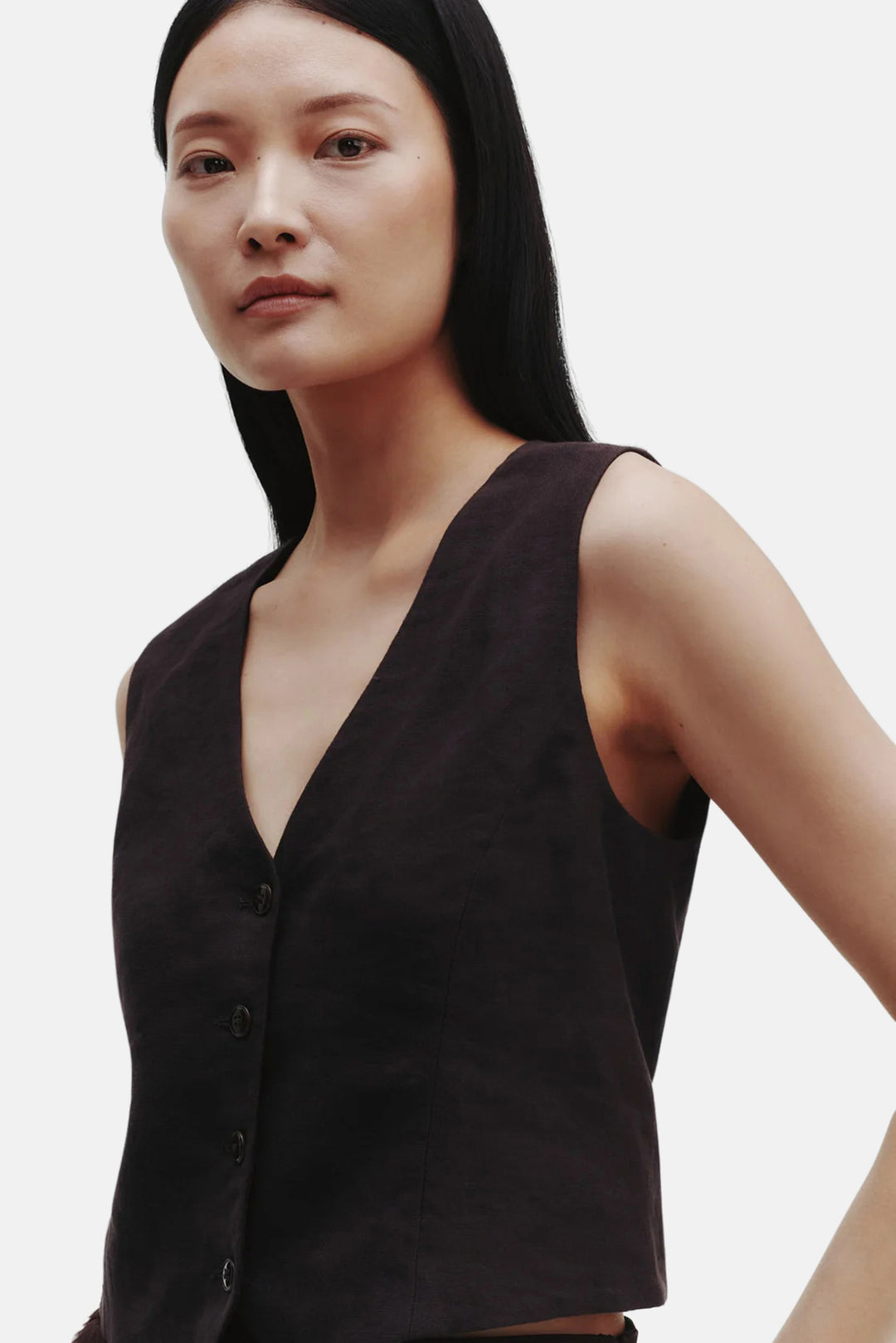 Kikis Linen Vest in Dark Chocolate