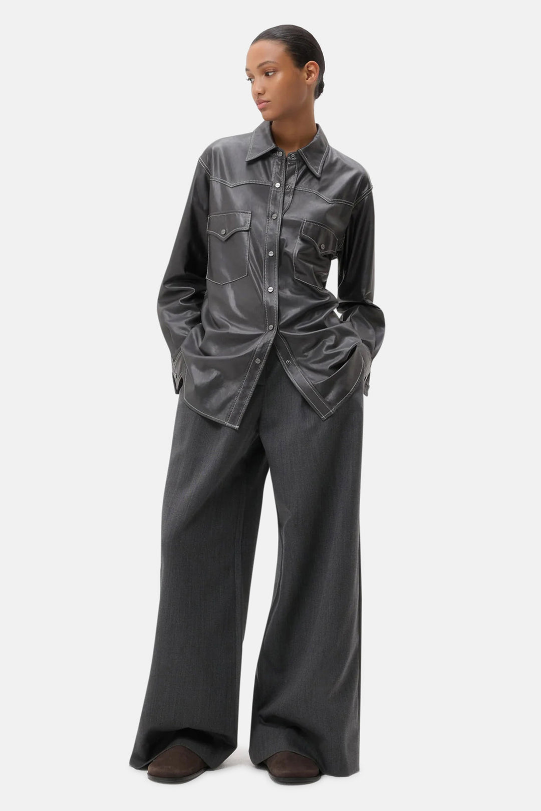 Leather Dutton in Urban Chic