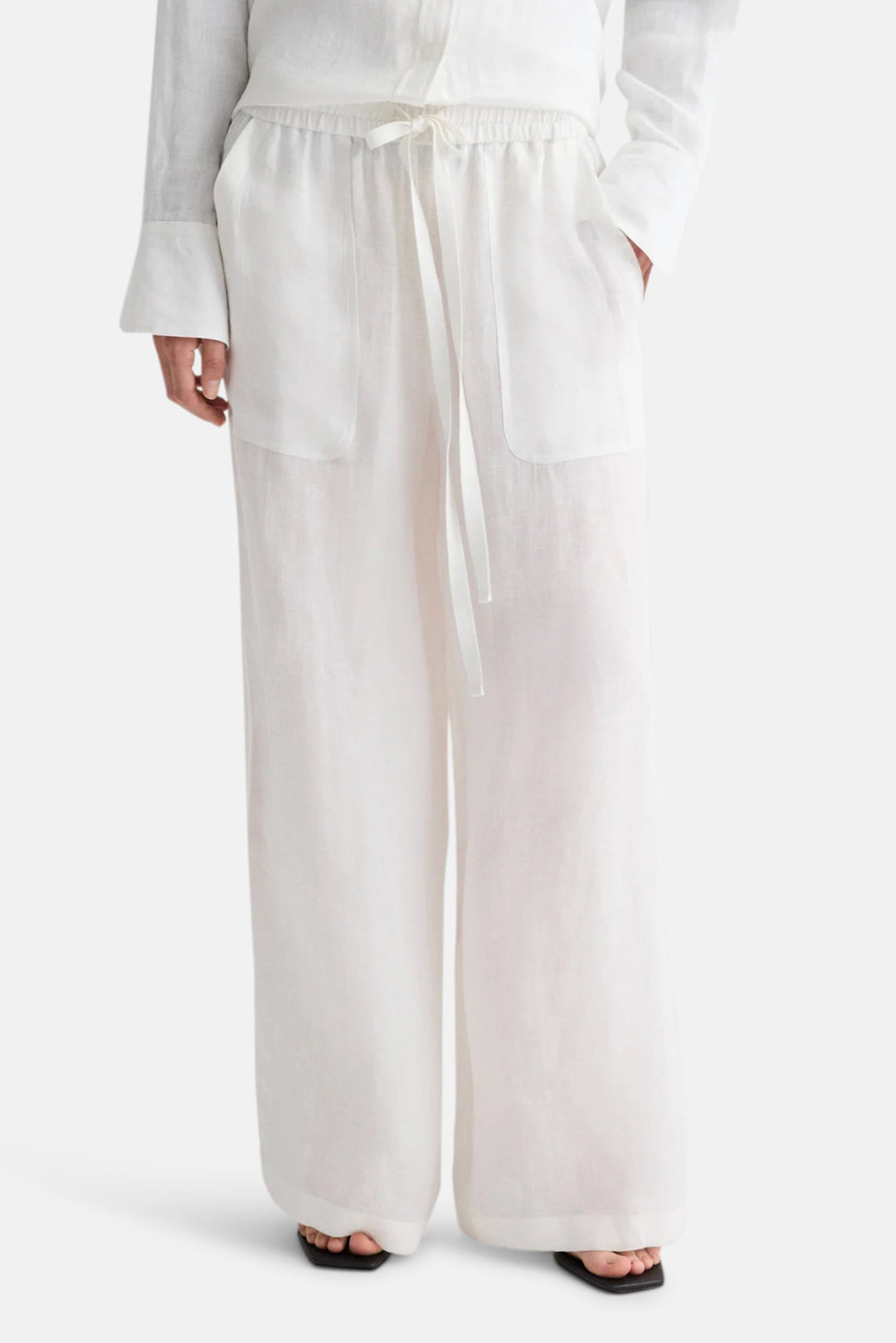 Main St. Pant in Washed Hemp White