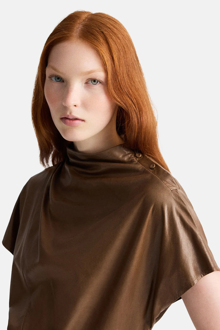 Mock Neck Tee in Leather Tobacco
