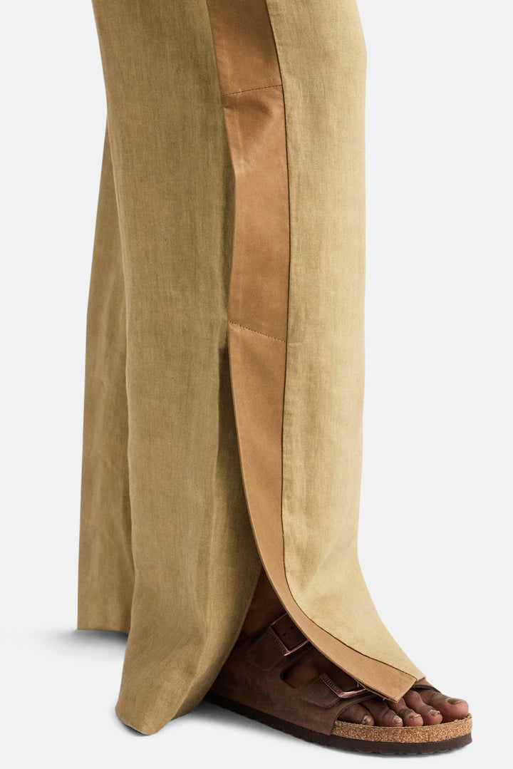 Slim A Pant with Lip Tux in Plain Weave Linen Kelp / Ermine