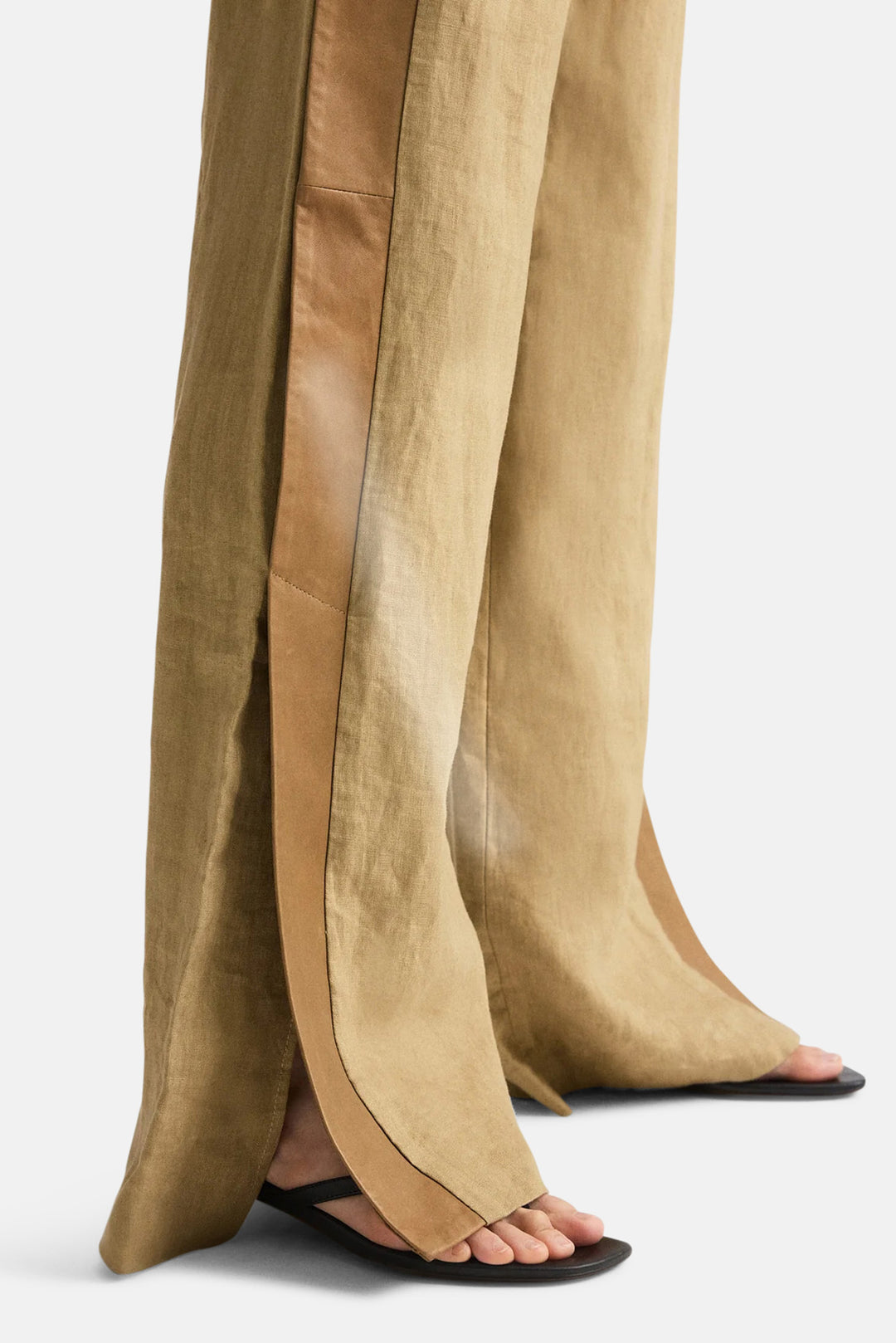 Slim A Pant with Lip Tux in Plain Weave Linen Kelp / Ermine