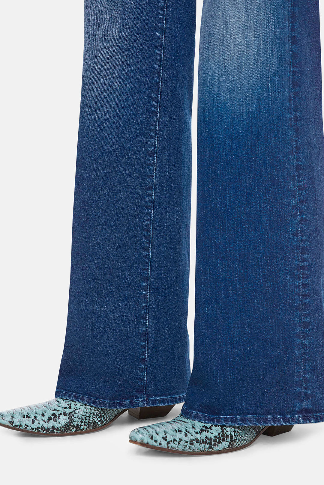 The Hustler Roller Sneak Troublemaker