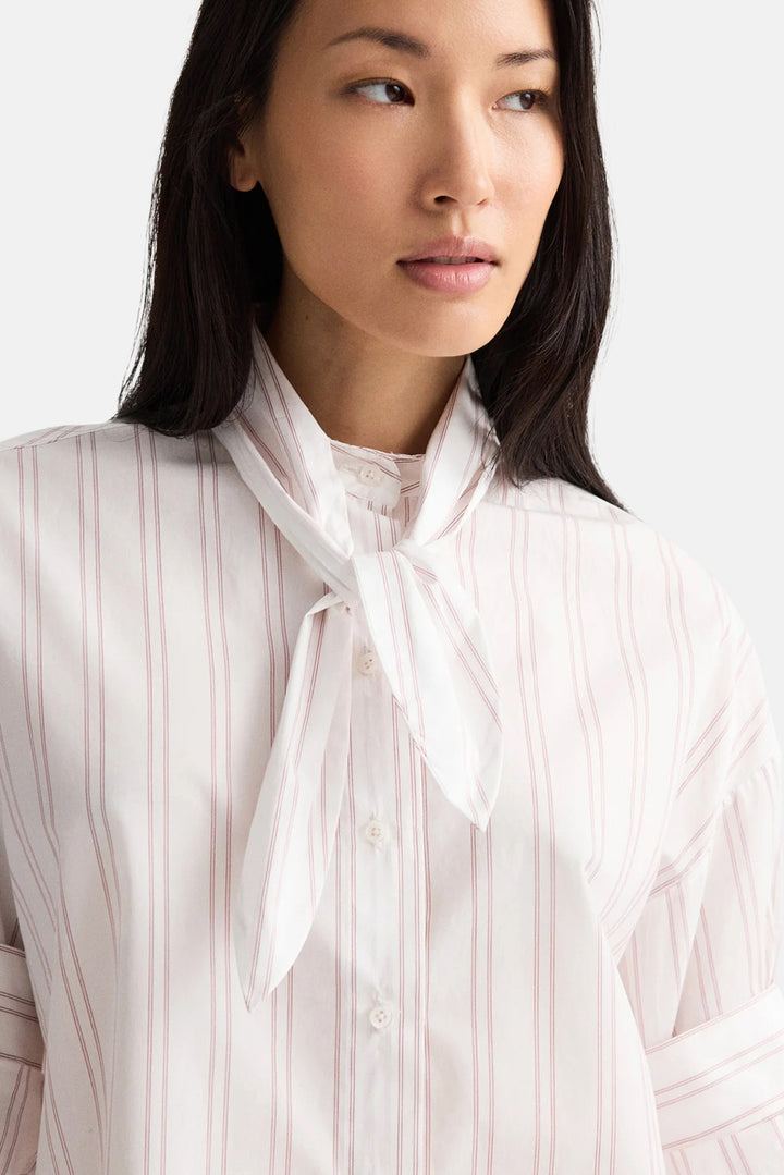 Tie One On Shirt in White/Wine