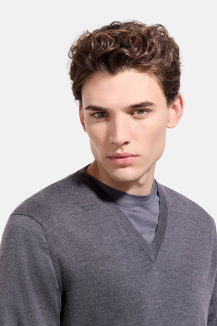Wool Silk Cashmere V-Neck Charcoal