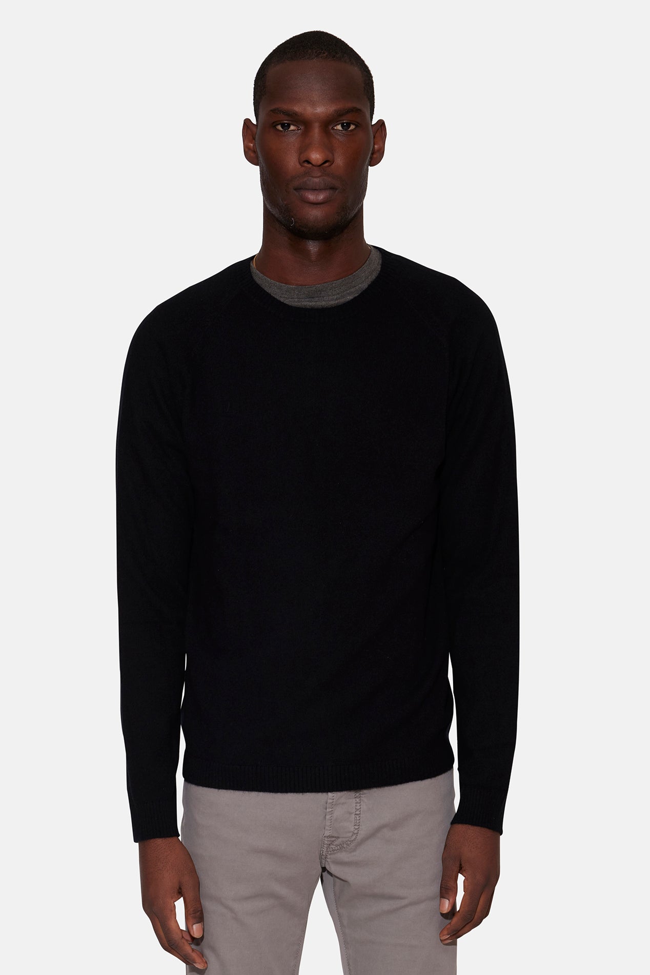 Meadow Raglan Crewneck Black – blueandcream