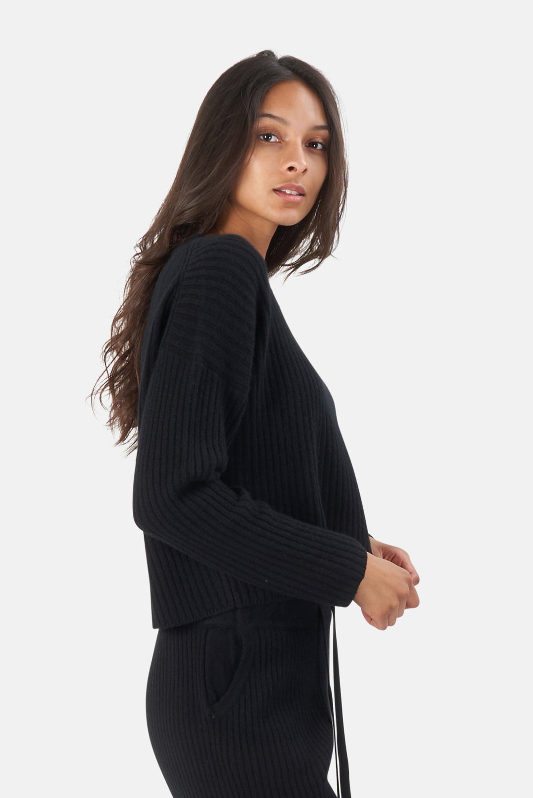 Chase Crop Cashmere Sweater Black - blueandcream